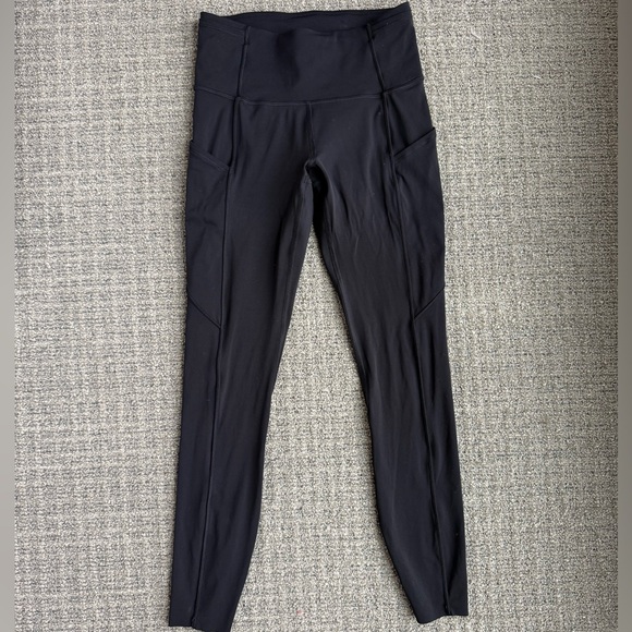 Lululemon black fast and free legging size 4 25 inches - Picture 2 of 7